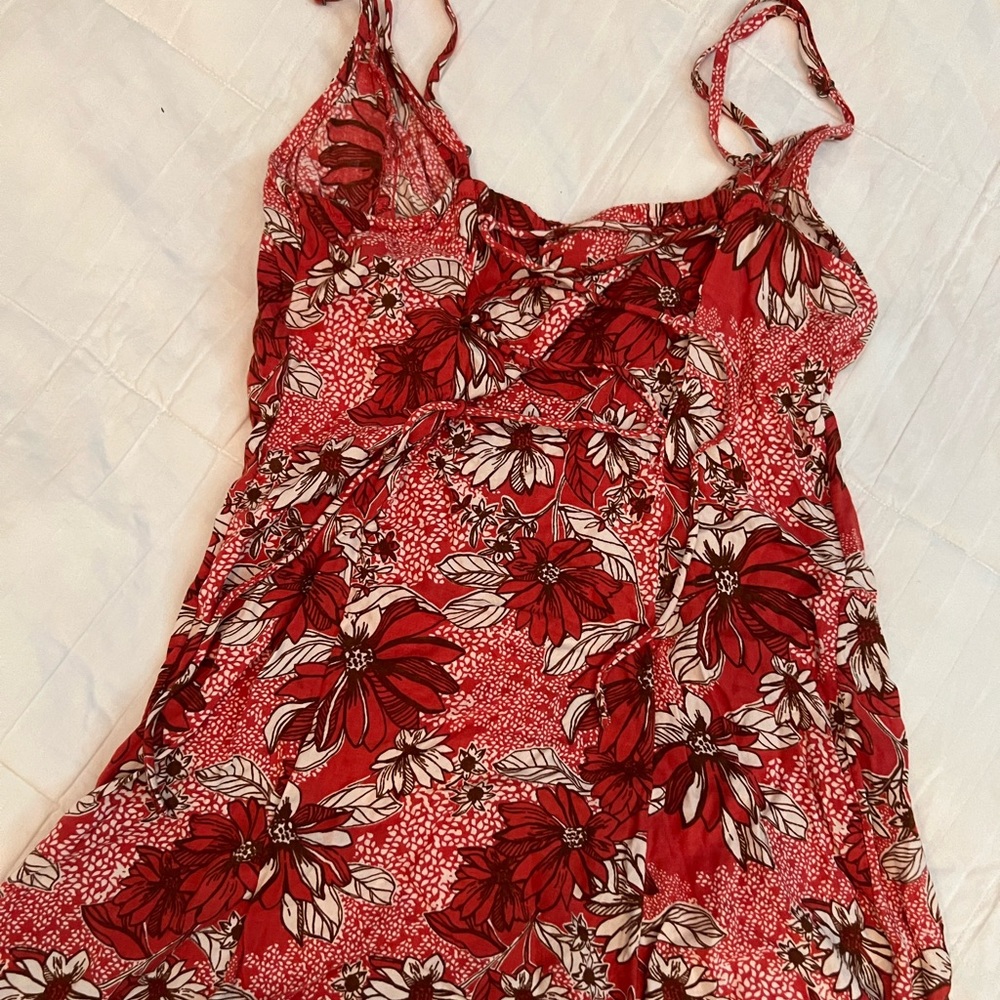 abercrombie and fitch summer red with white floral dress